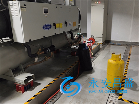 守護(hù)中央空調(diào)“冷卻心臟” 水冷機組維保的關(guān)鍵性與實施策略